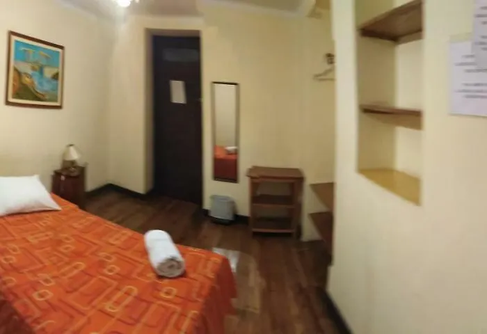 El Tuco Hotel 2*