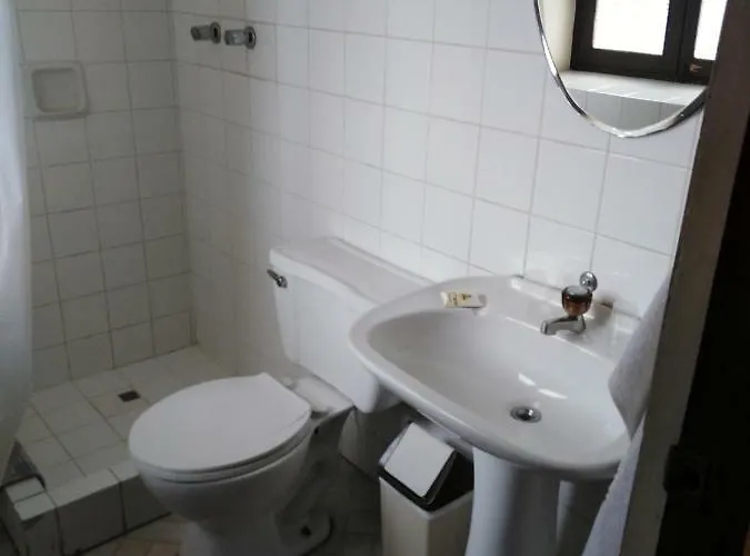 El Tuco Hotel 2*